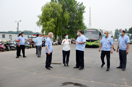市委常委、宣傳部部長(zhǎng)王飛到我公司 督查全國(guó)文明城市建設(shè)提升工作