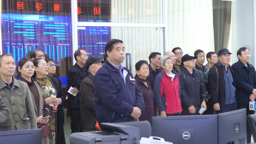 老干部們都說“集團(tuán)真暖心，做公交人真自豪！”